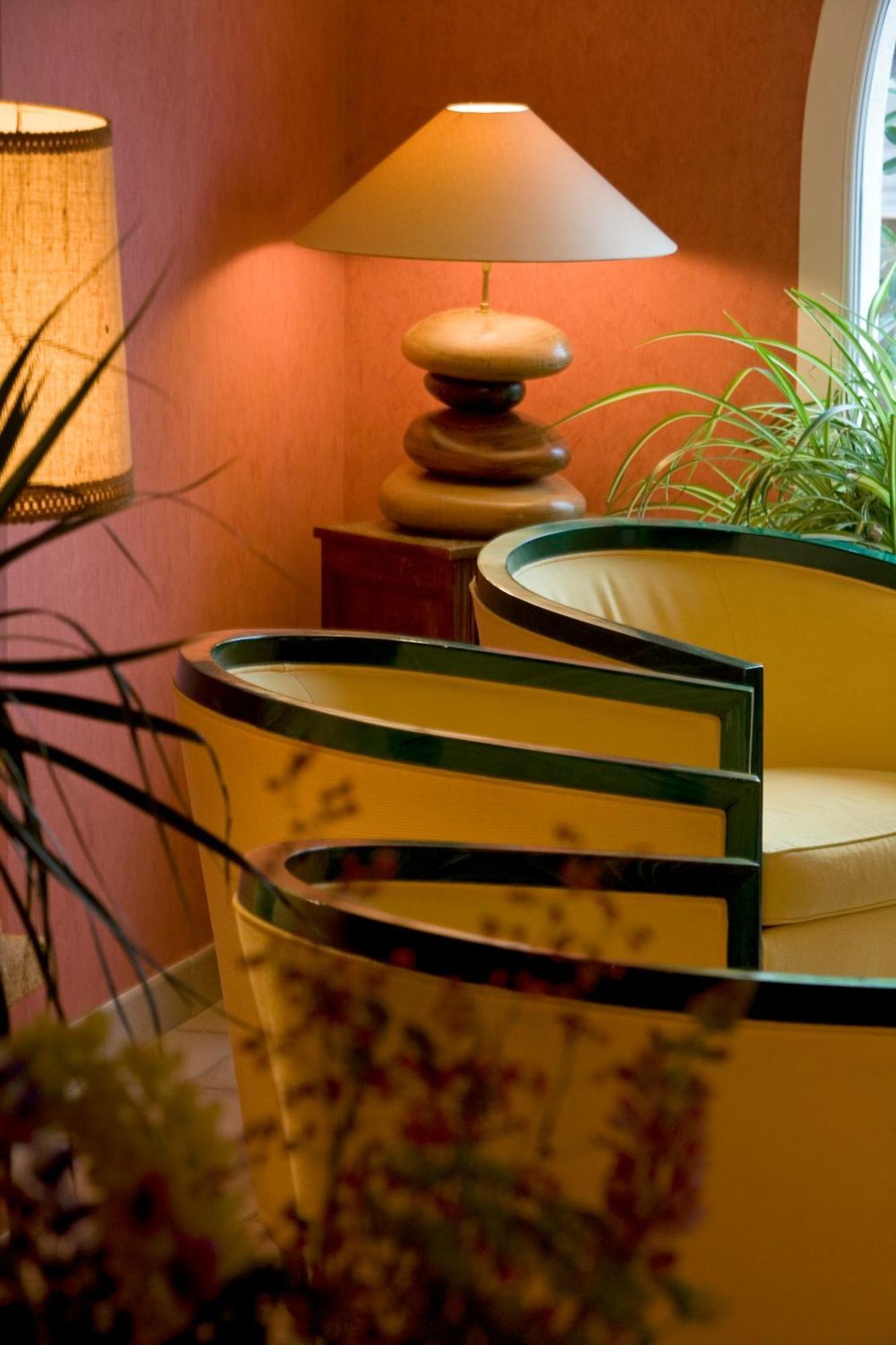 Logis Hotel Spa Restaurant Le Provence Lanarce Bagian luar foto