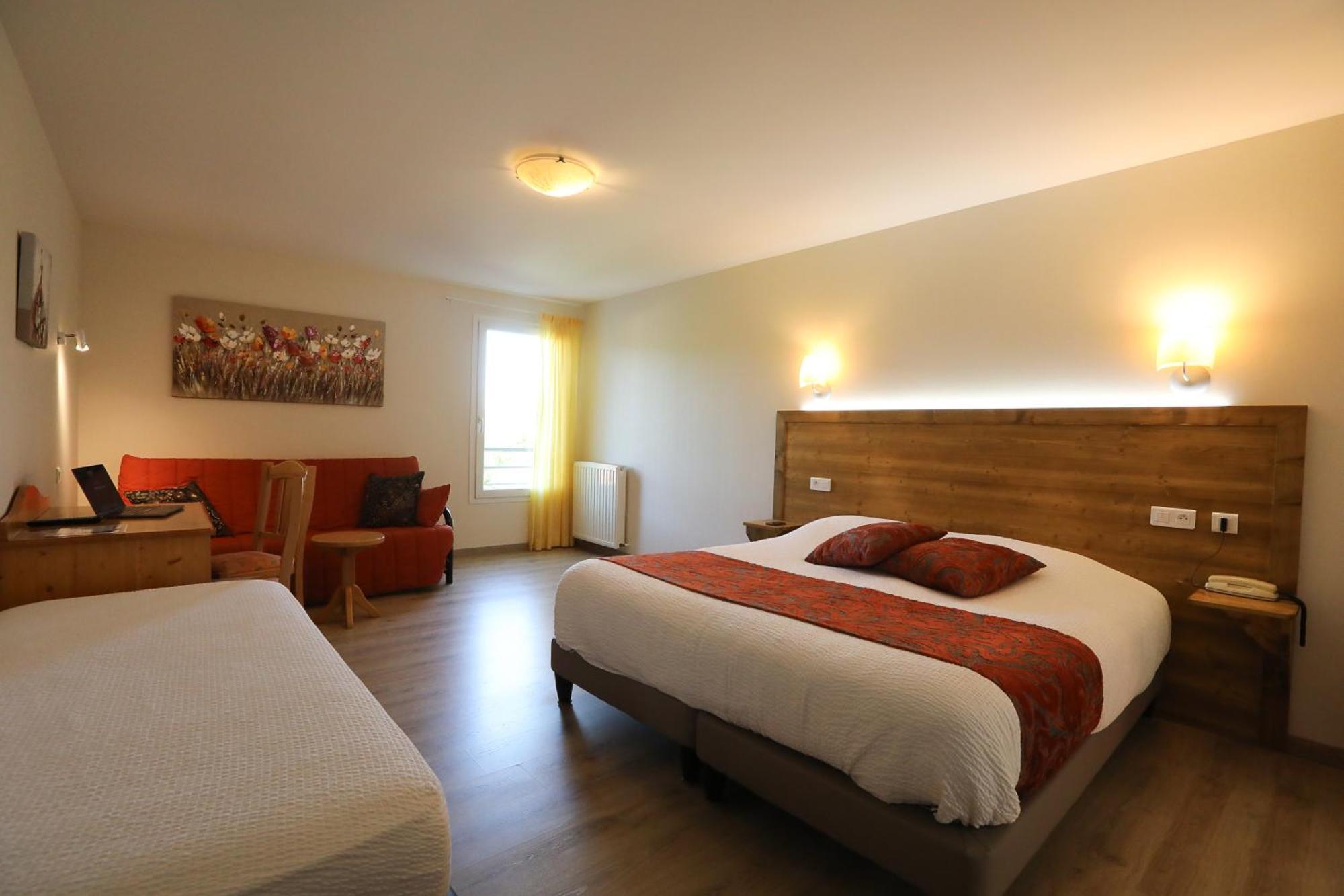 Logis Hotel Spa Restaurant Le Provence Lanarce Bagian luar foto