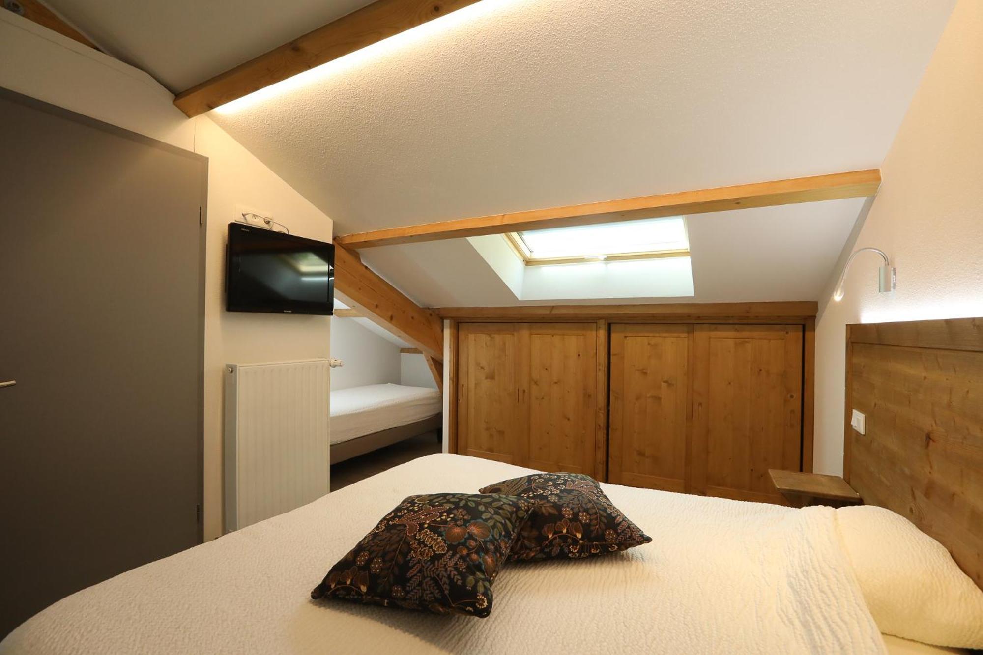 Logis Hotel Spa Restaurant Le Provence Lanarce Bagian luar foto