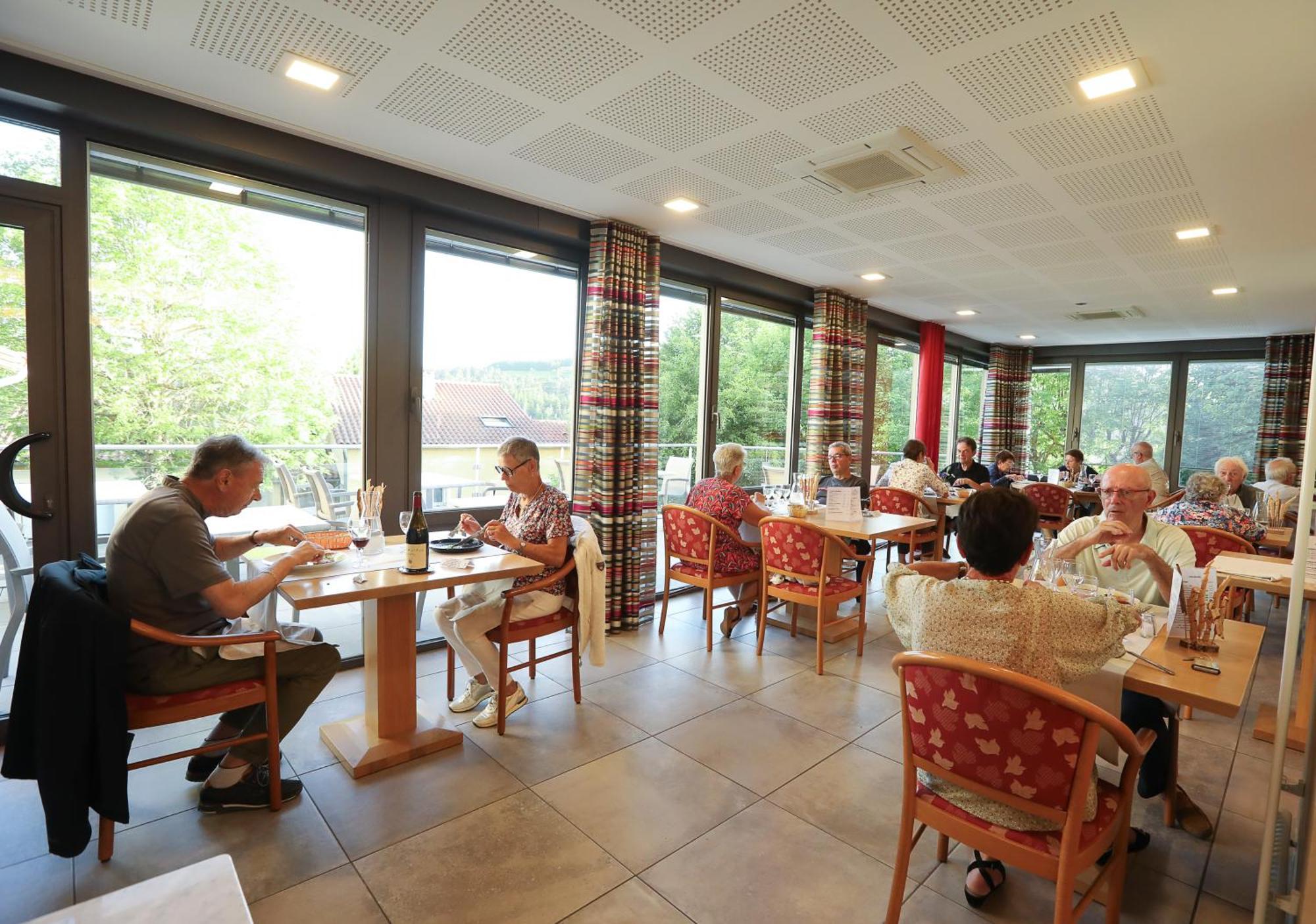Logis Hotel Spa Restaurant Le Provence Lanarce Bagian luar foto
