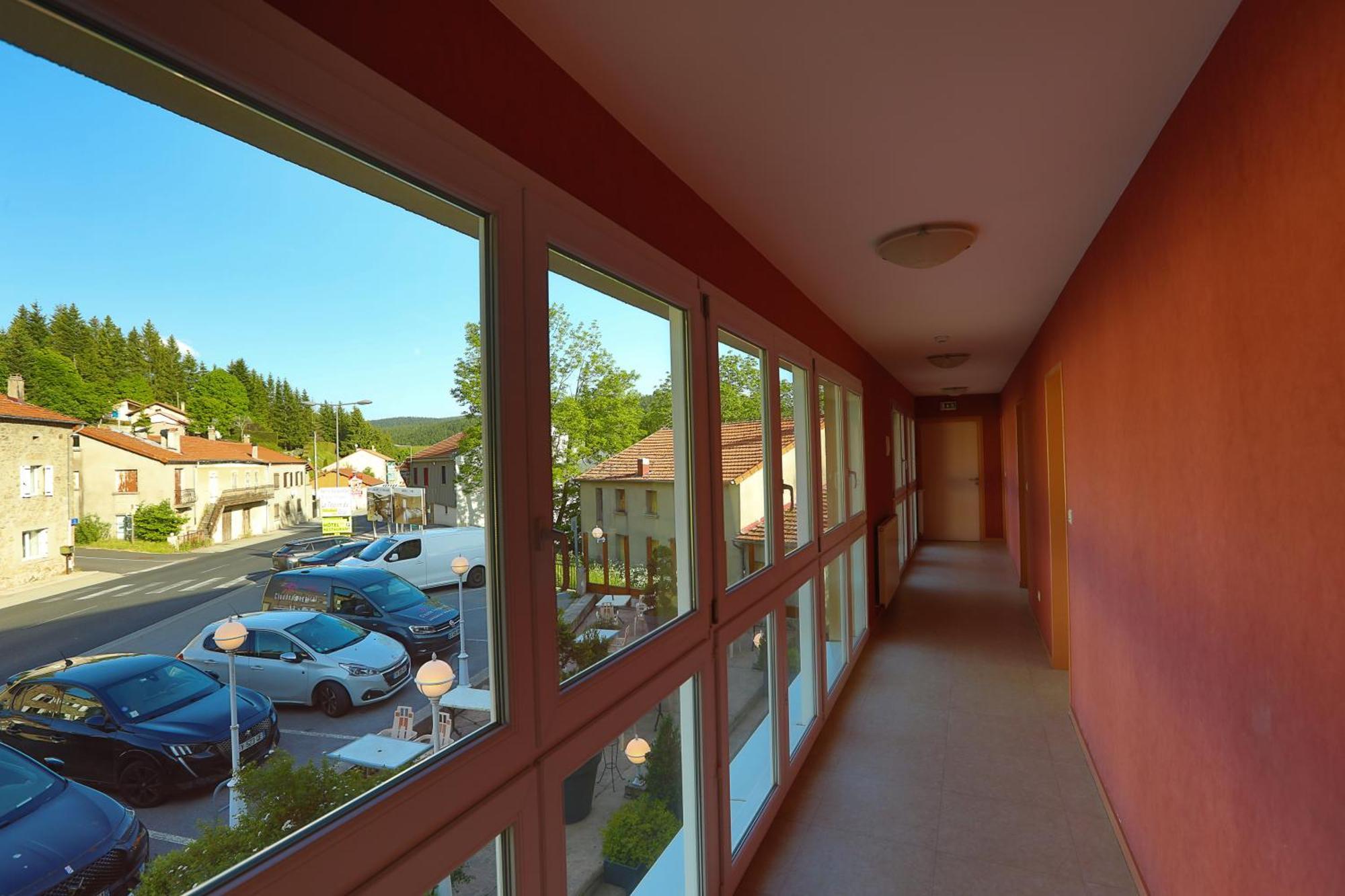 Logis Hotel Spa Restaurant Le Provence Lanarce Bagian luar foto