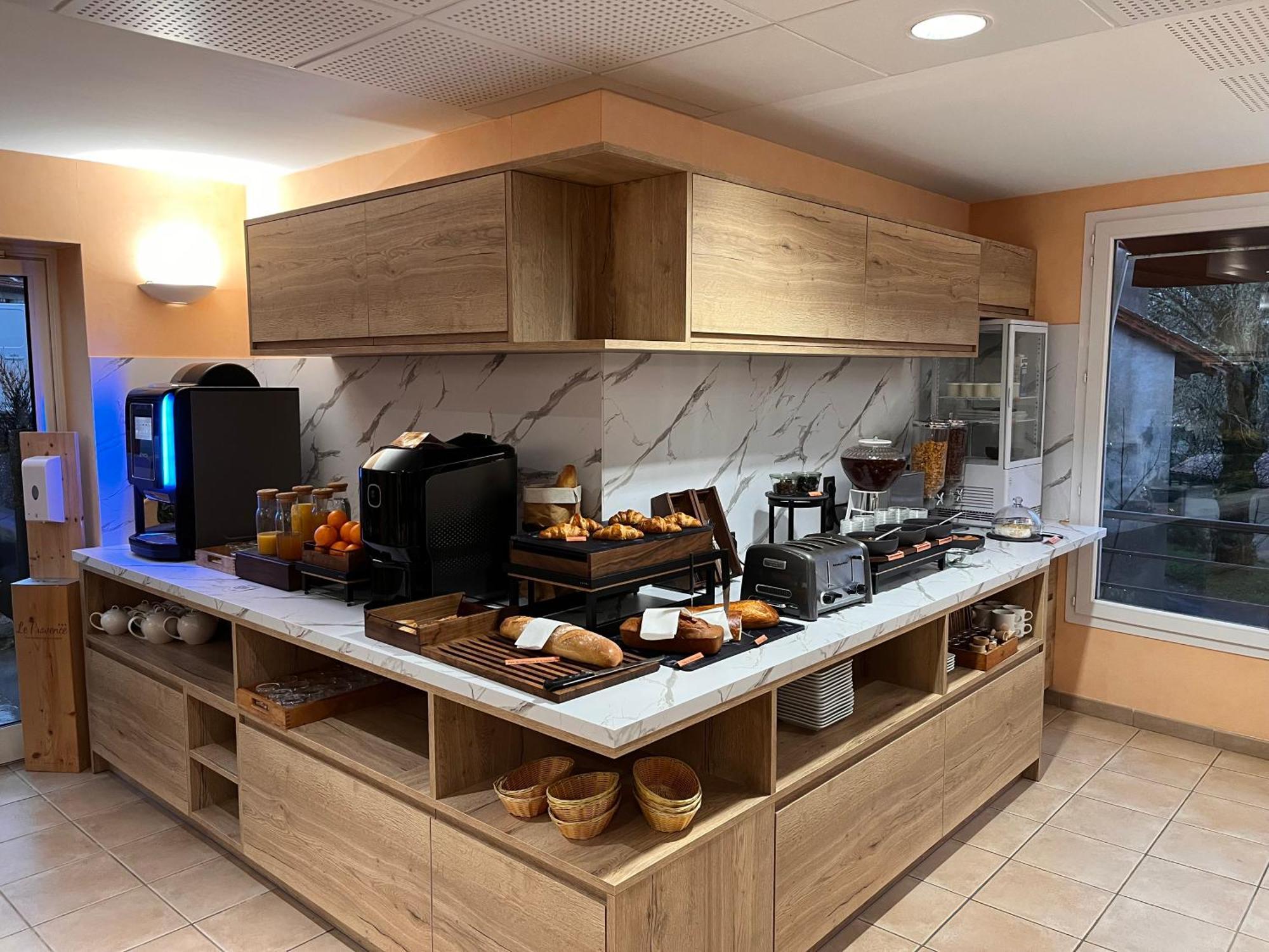 Logis Hotel Spa Restaurant Le Provence Lanarce Bagian luar foto
